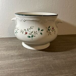 Pfaltzgraff Winterberry Soup Tureen NO lid or Ladle